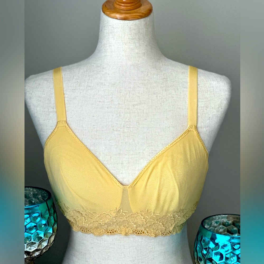 Pretty yellow bra